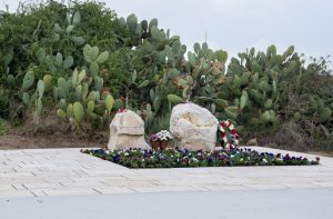 The grave of Ariel Sharon 